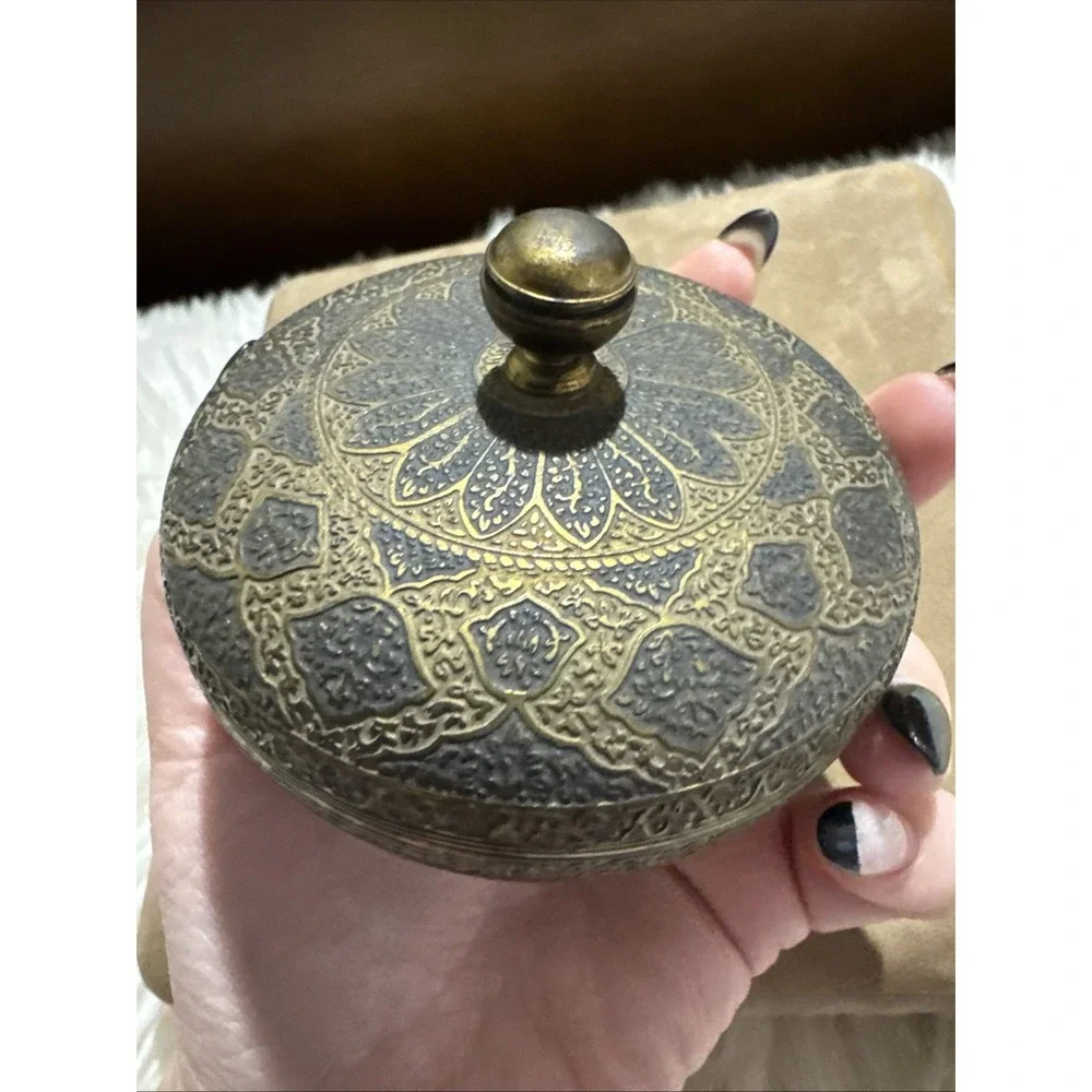 Kinco Brass England Ornate Round Trinket Box W Lid 1950's Vanity Vintage MCM